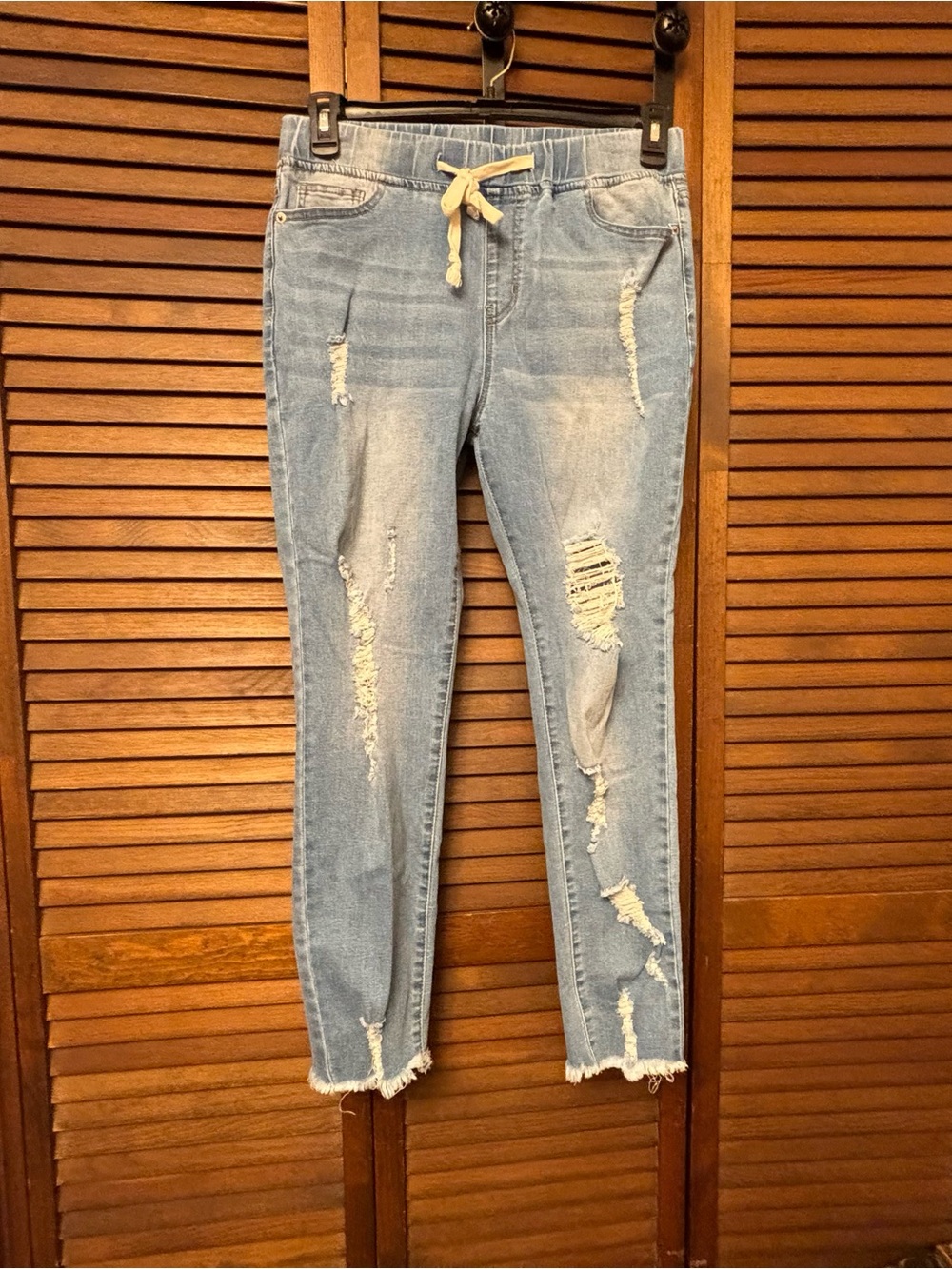 Light Wash Distressed Denim Jogger Jeans - Large